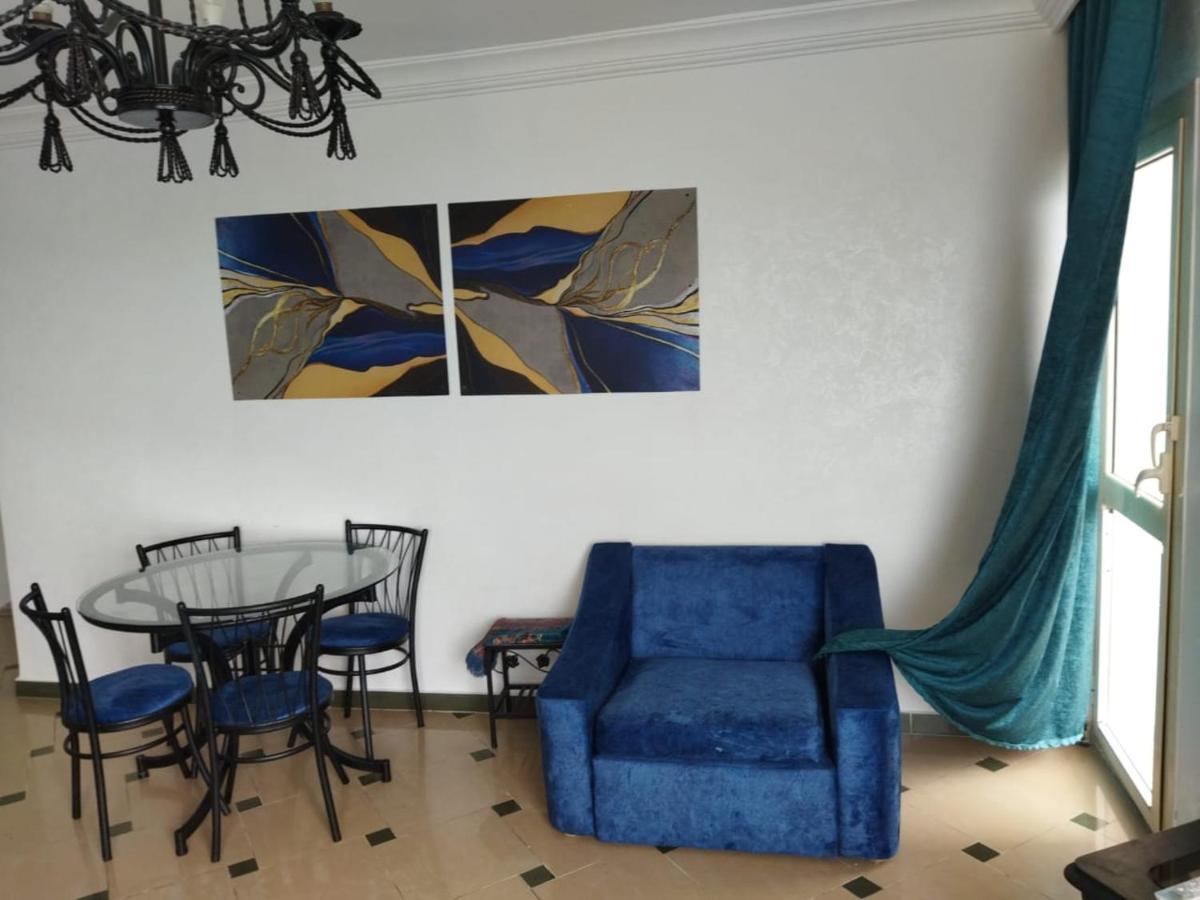 2 Gleem Seaview Aparthotel